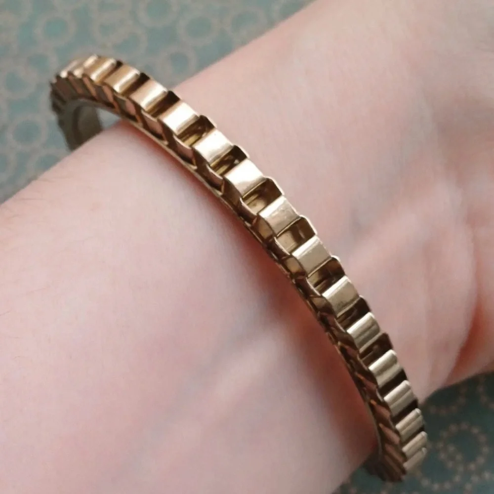 Vintage Gold Tone Geometric Bangle Bracelet Modernist Vintage Jewelry - Picture 5 of 11